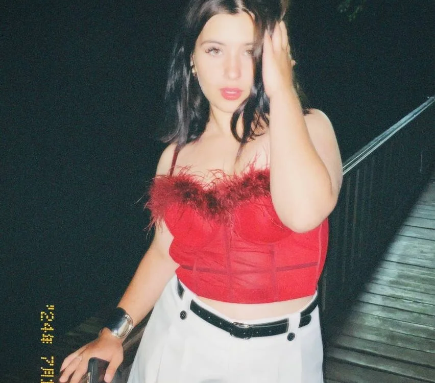 Selena_Liann Adlı Modelin Çevrimdışı XXX Sohbeti