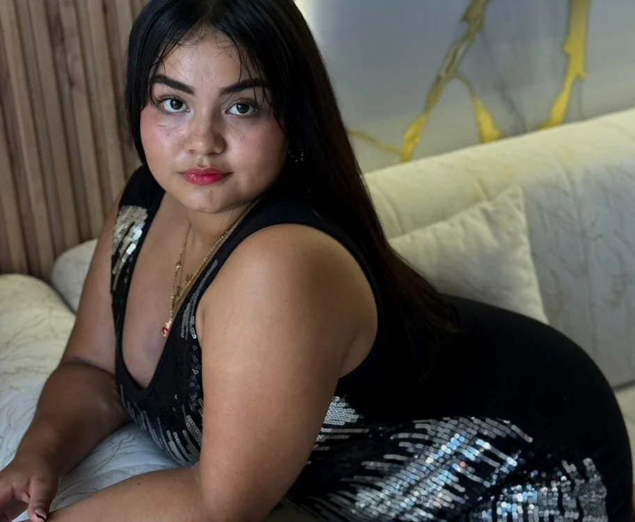 MiaCurvyy Offline XXX-Chat