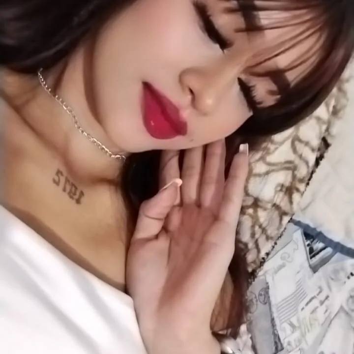 chloejonesrs707 Chat XXX Ngoại tuyến