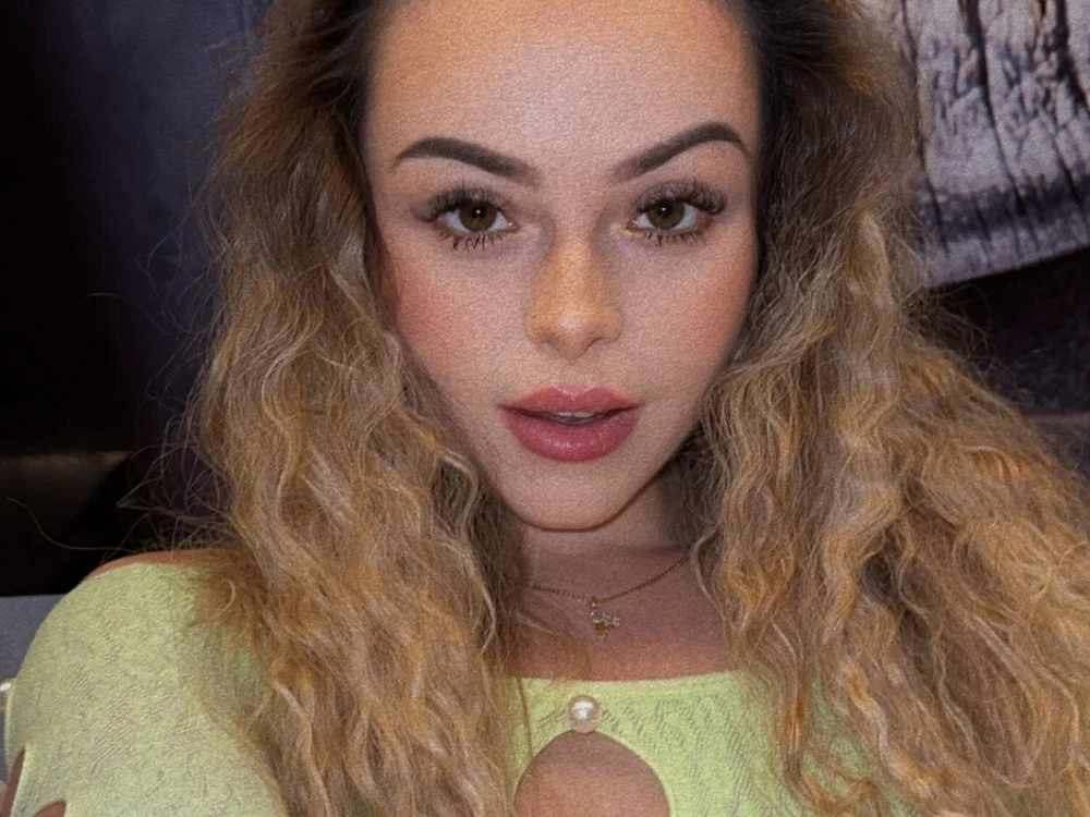 teasemetiffani's Offline XXX Chat