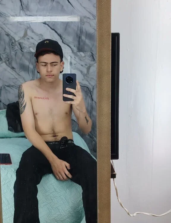 Dante_Golden's Offline Chat Room