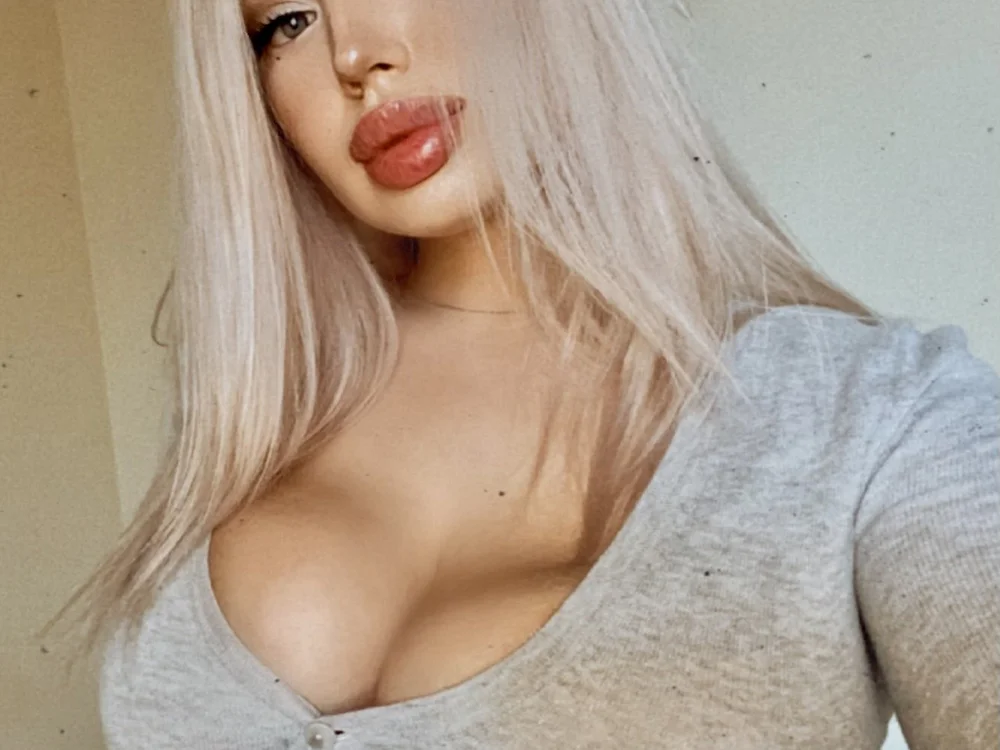 Sweet__Bunny's Offline Chat Room