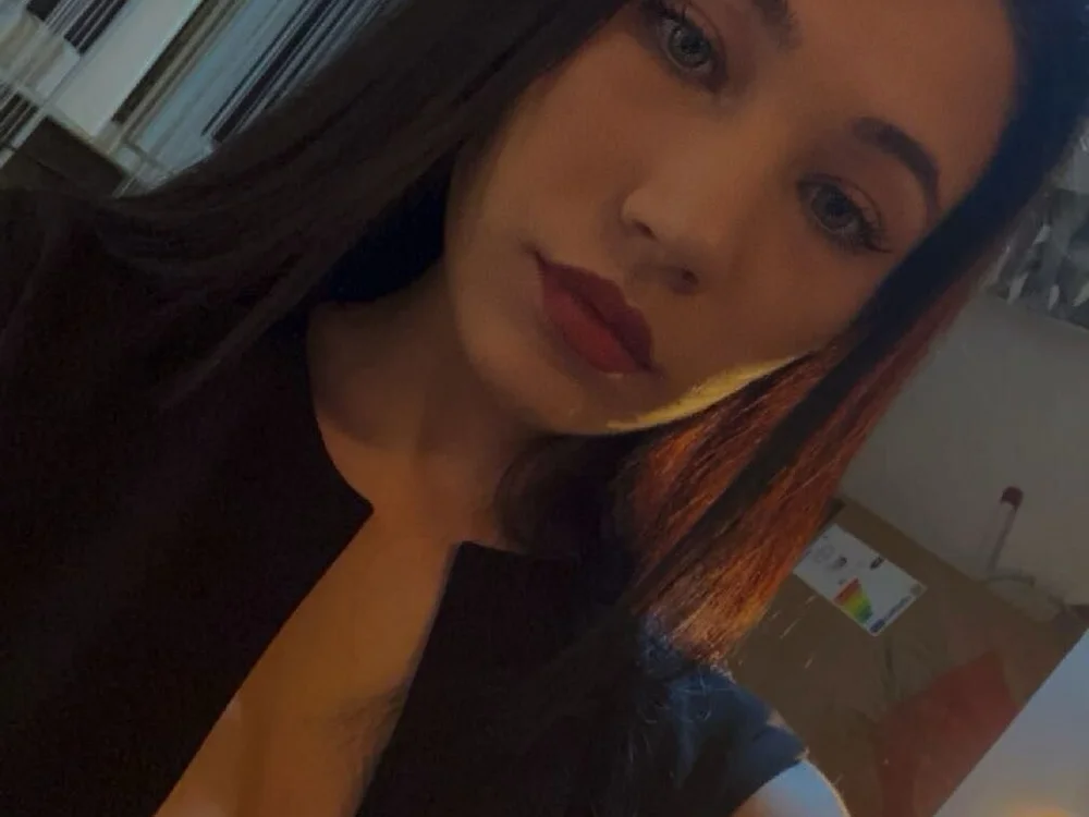 Offline chatovací místnost KiraaLynn