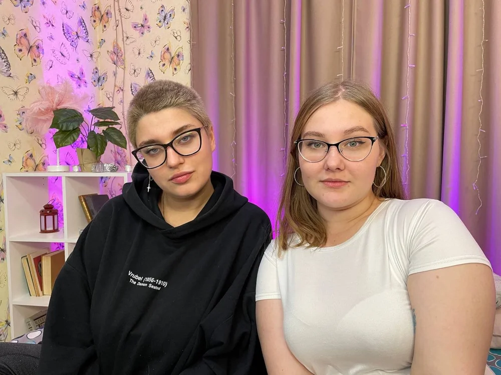 NeonaMabel's Offline Chat Room