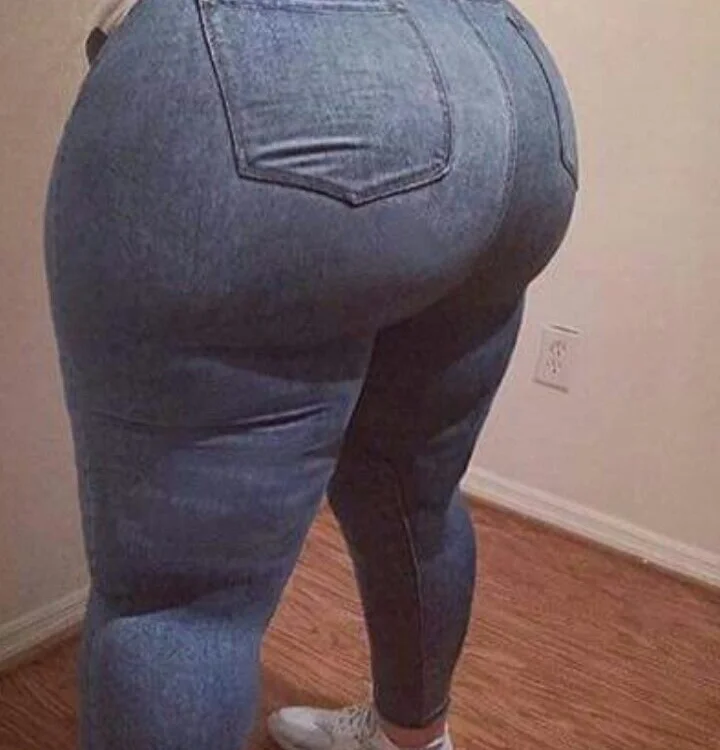 Bigprettythang's Offline Chat Room