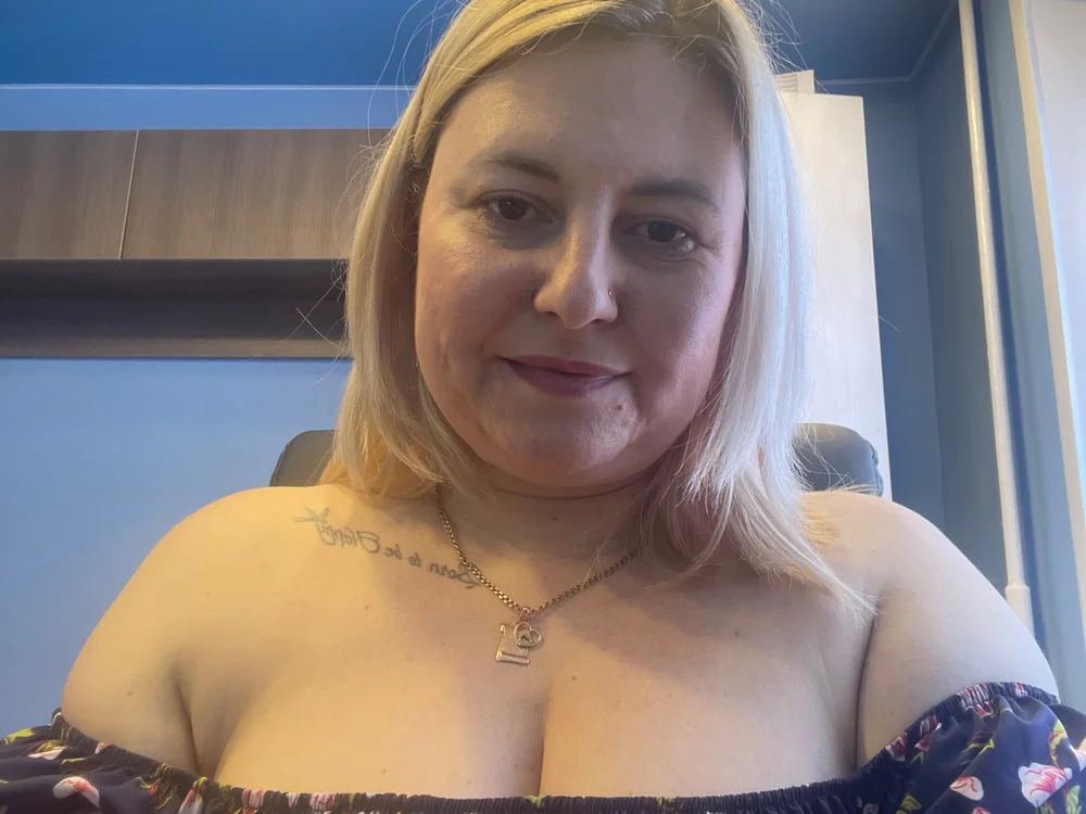 Eleonora_Love1 offline chatrum