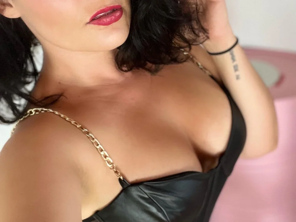 KatAluna's Offline XXX Chat