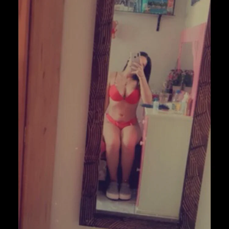 Falonrivera08's Offline XXX Chat