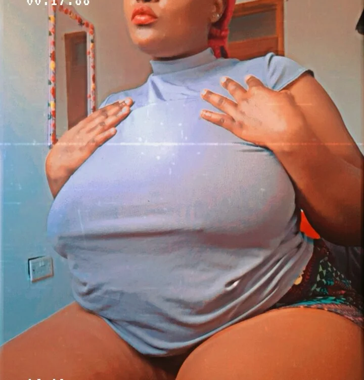 ห้องแชทออฟไลน์ของ hollythickness