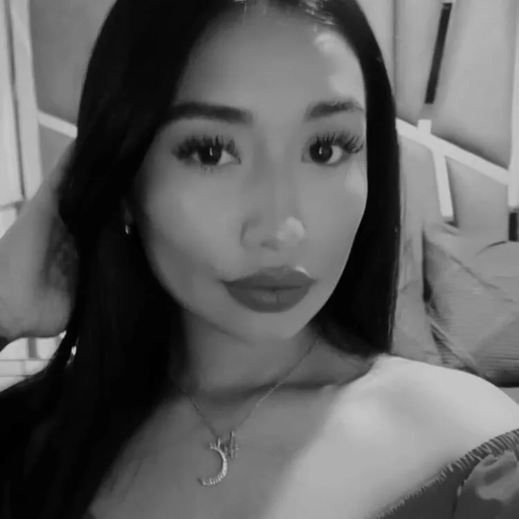 LucyDaneisha's Offline Chat Room