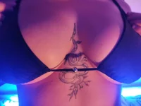 emely_569's webcam live show