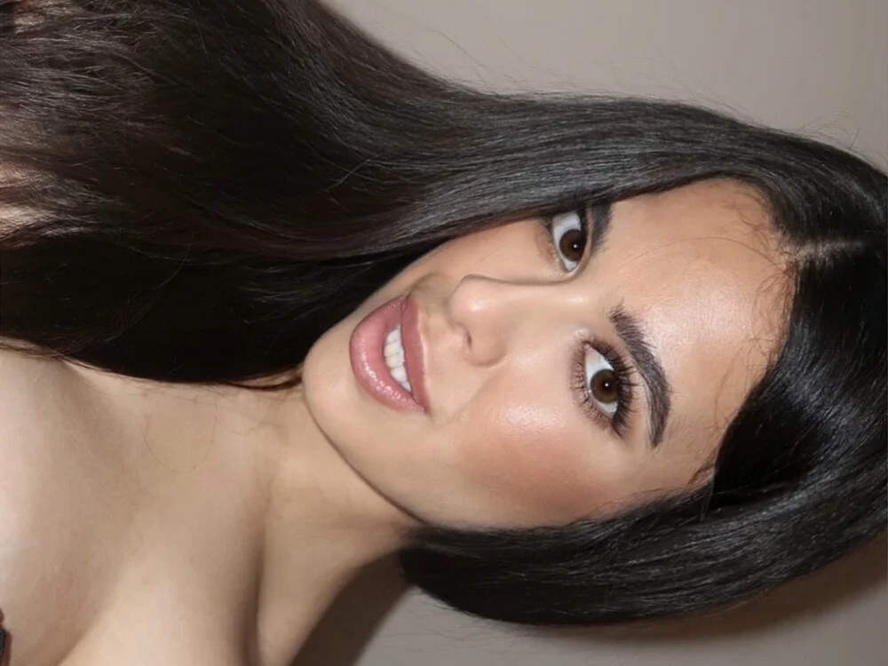 SpicyCherryx: офлайн-секс-чат