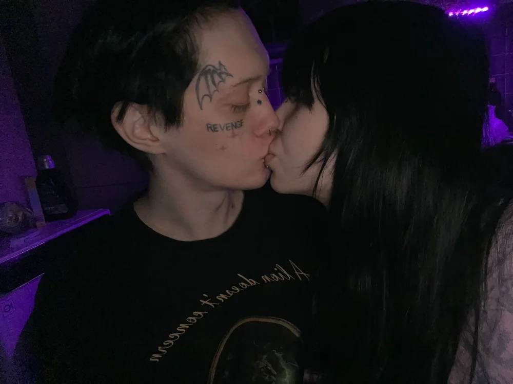 2kamimika's Offline Chat Room