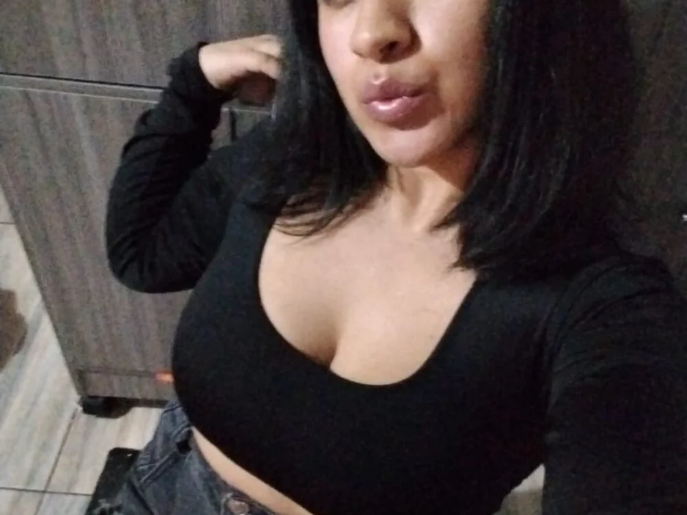 NiinaHans' Offline XXX Chat