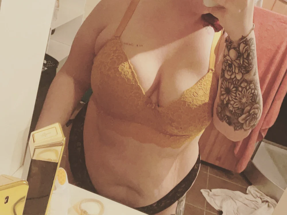 flritingqueen's Offline XXX Chat