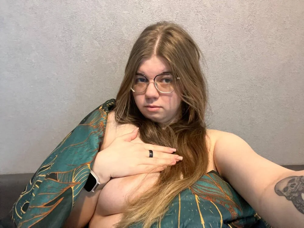 Amina_Bloom Chat XXX in diretta