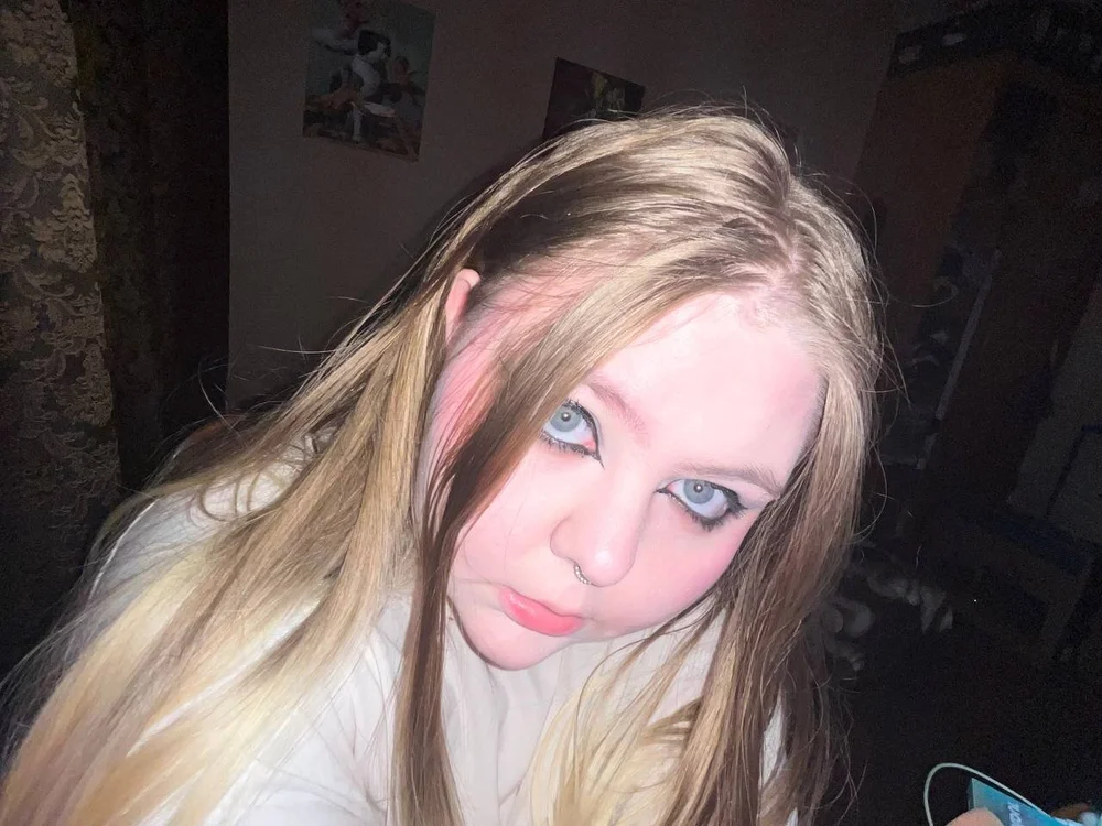 Offline chatovací místnost Ellie_Rayn