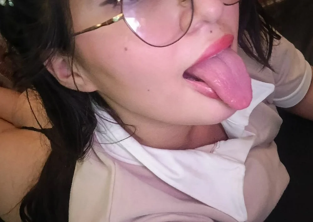 nika_diamon Adlı Modelin Çevrimdışı XXX Sohbeti