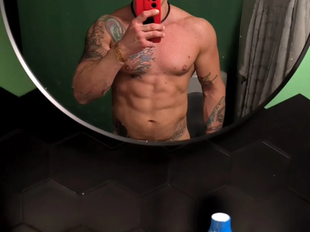 MarcoRoma313's Live XXX Chat