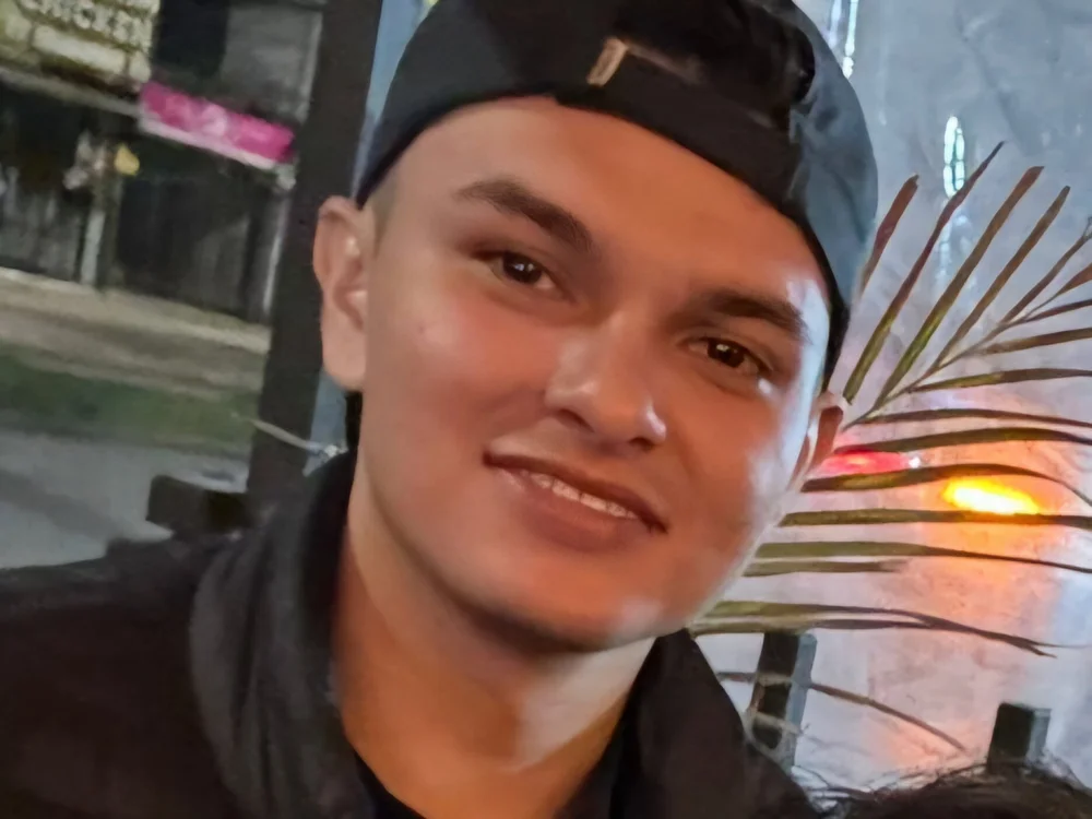 nick-name98's Offline Chat Room