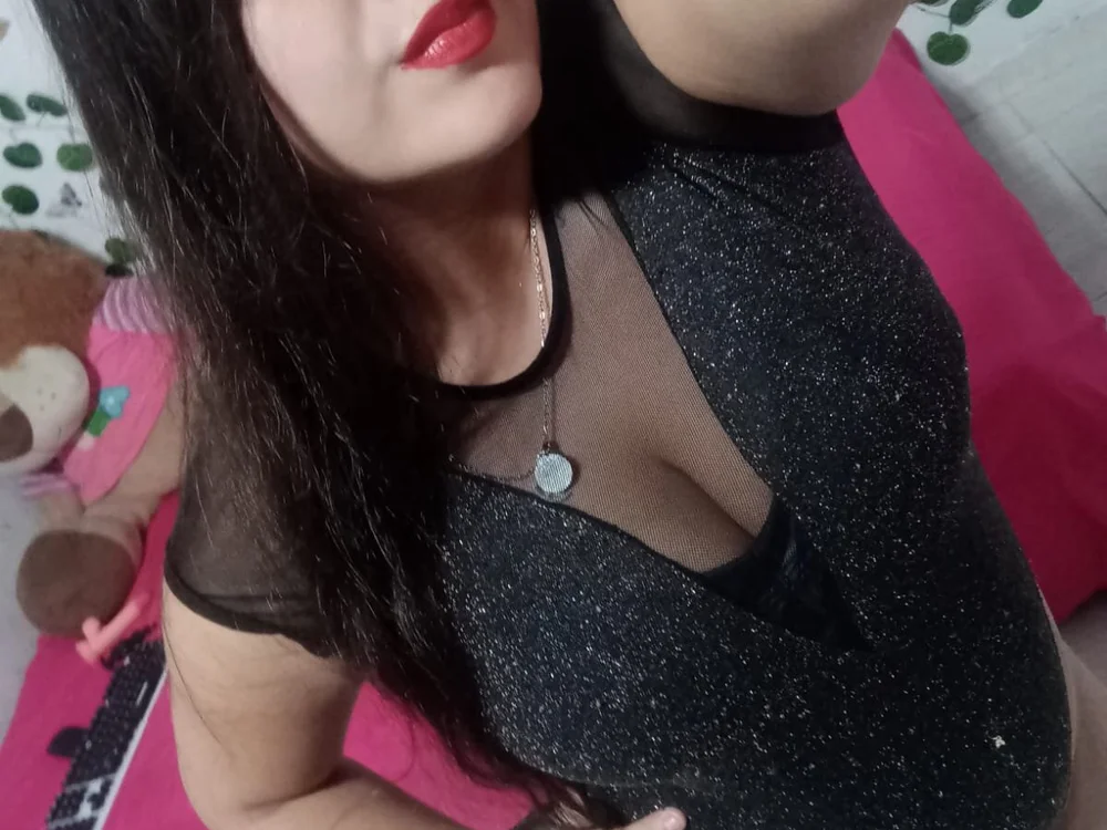 Christina_Naughty's Offline XXX Chat