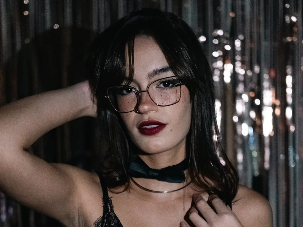 nina_kink Adlı Modelin Çevrimdışı XXX Sohbeti