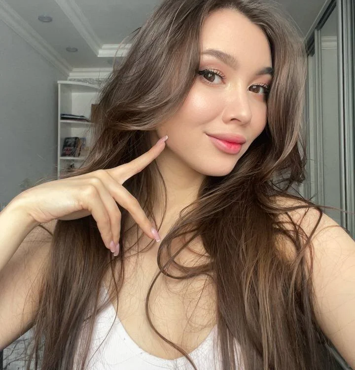 Anitaa_Kiss Adlı Modelin Çevrimdışı XXX Sohbeti