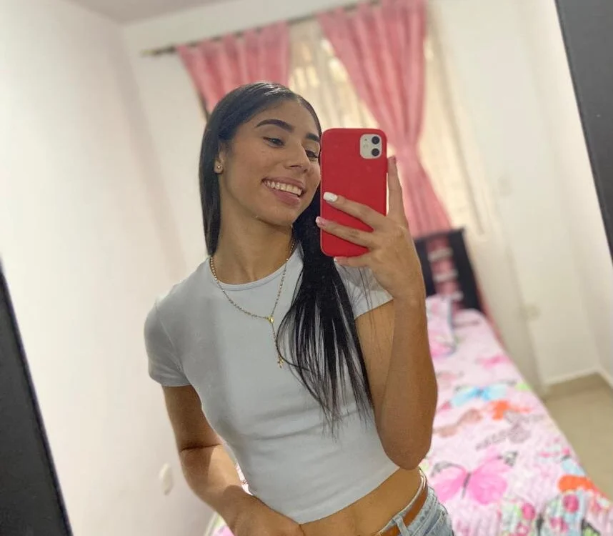 sophy_miller3 offline chatrum