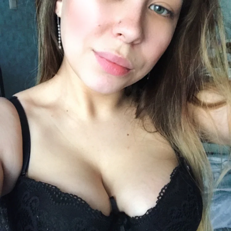 Ami_Sweety's Offline Chat Room