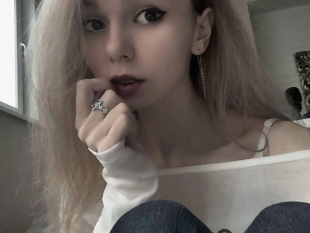 DarlineHoldness offline XXX-chat