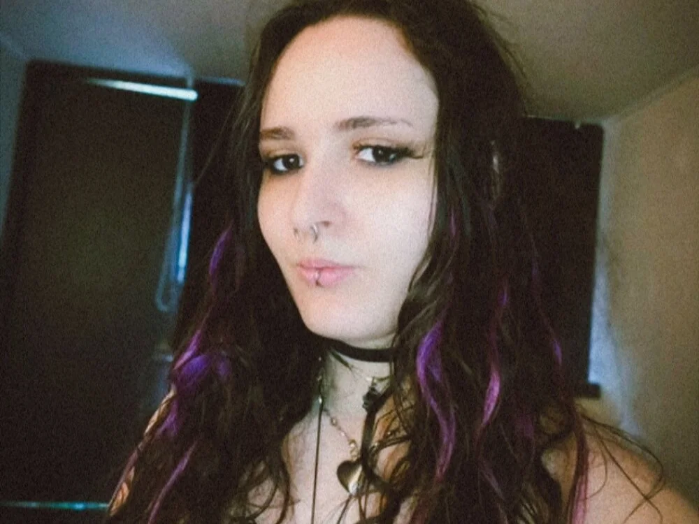 Delilah_cam's Offline XXX Chat