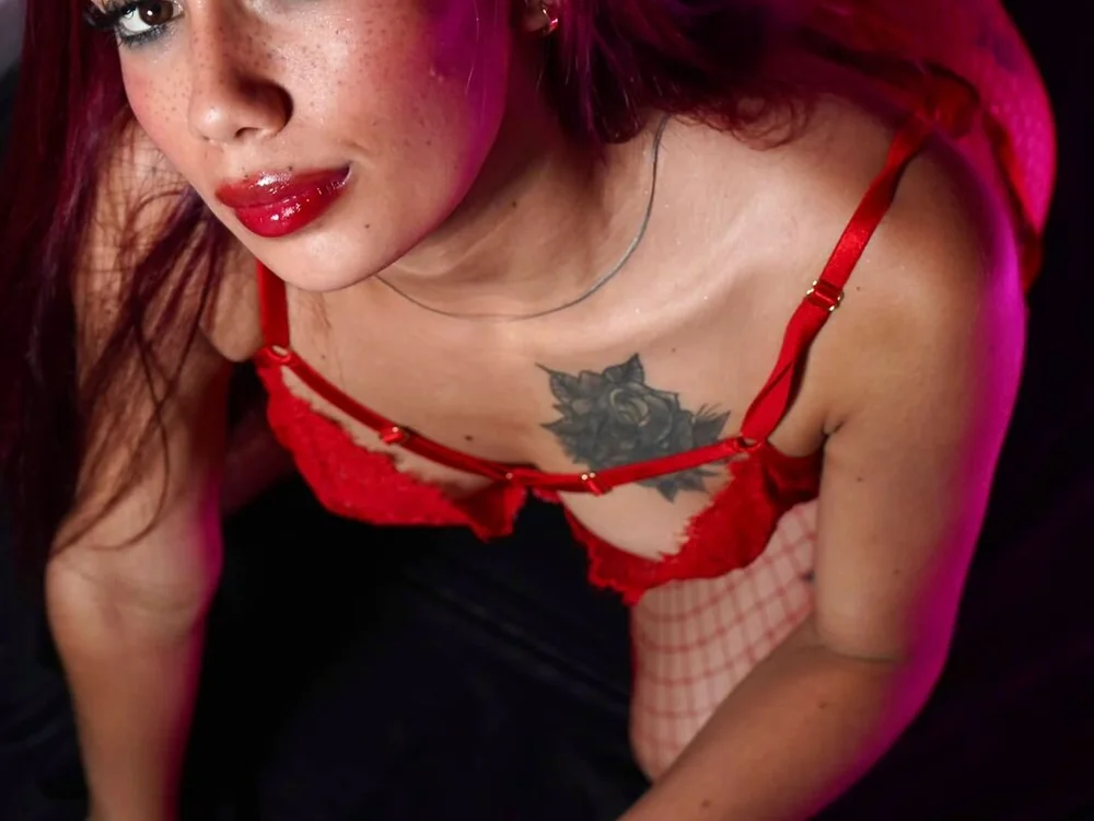 HolyMadison's Offline XXX Chat