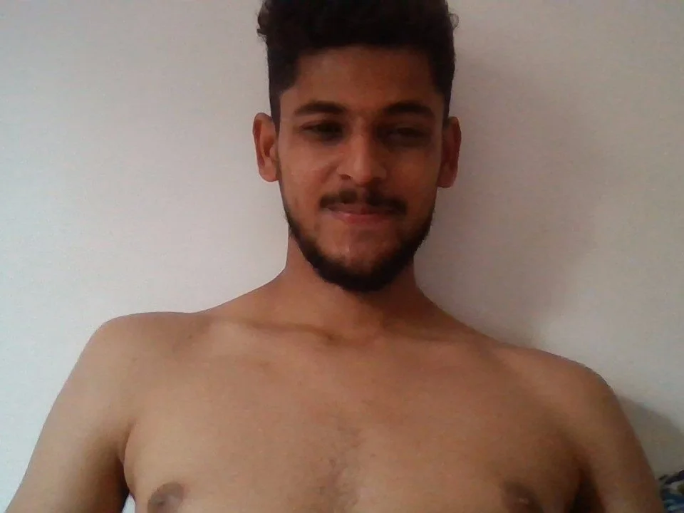 Stifan7777 Chat XXX Ngoại tuyến