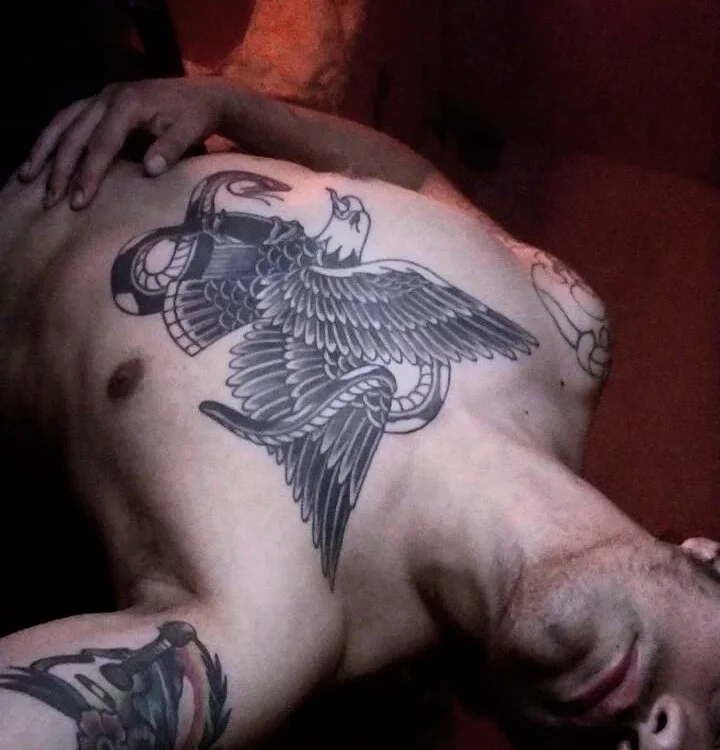 Ares_Maximo_8: συνομιλία ΧΧΧ εκτός σύνδεσης