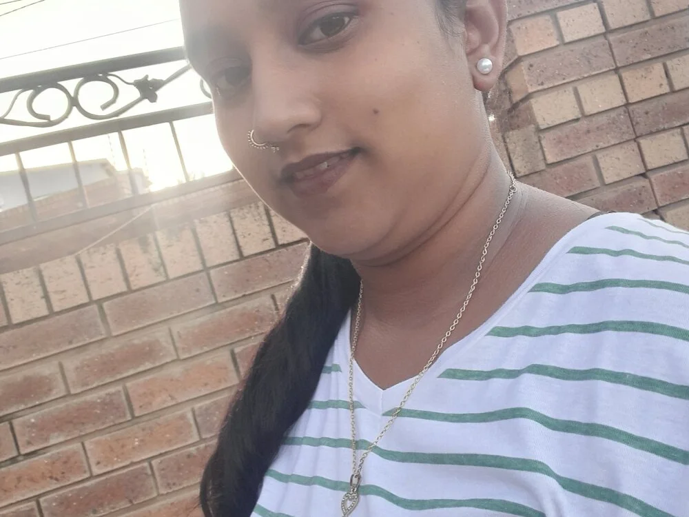 Indianpooja8's Offline XXX Chat