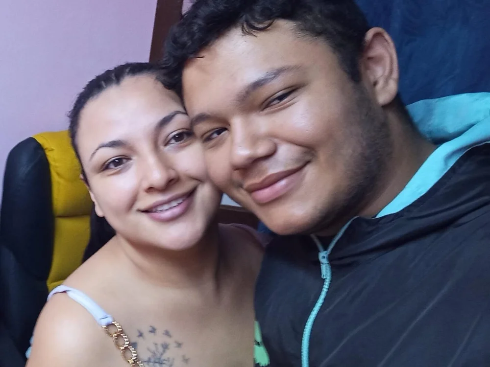 gabyyandres25's Offline XXX Chat