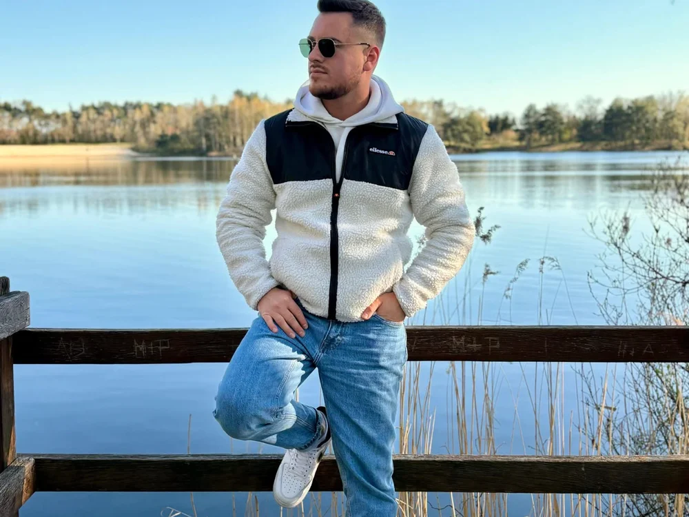 TonyTeiler Offline XXX Chat
