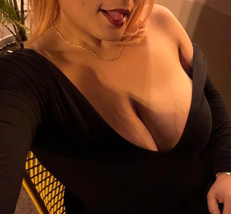 BigKakelady's Offline XXX Chat