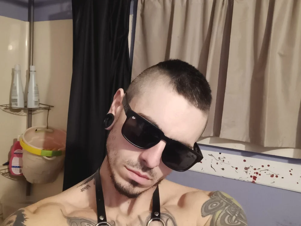 whitassdumpxxx's Offline XXX Chat