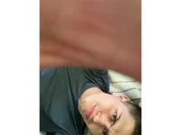 Aaronn_Gomezz's Offline Chat Room