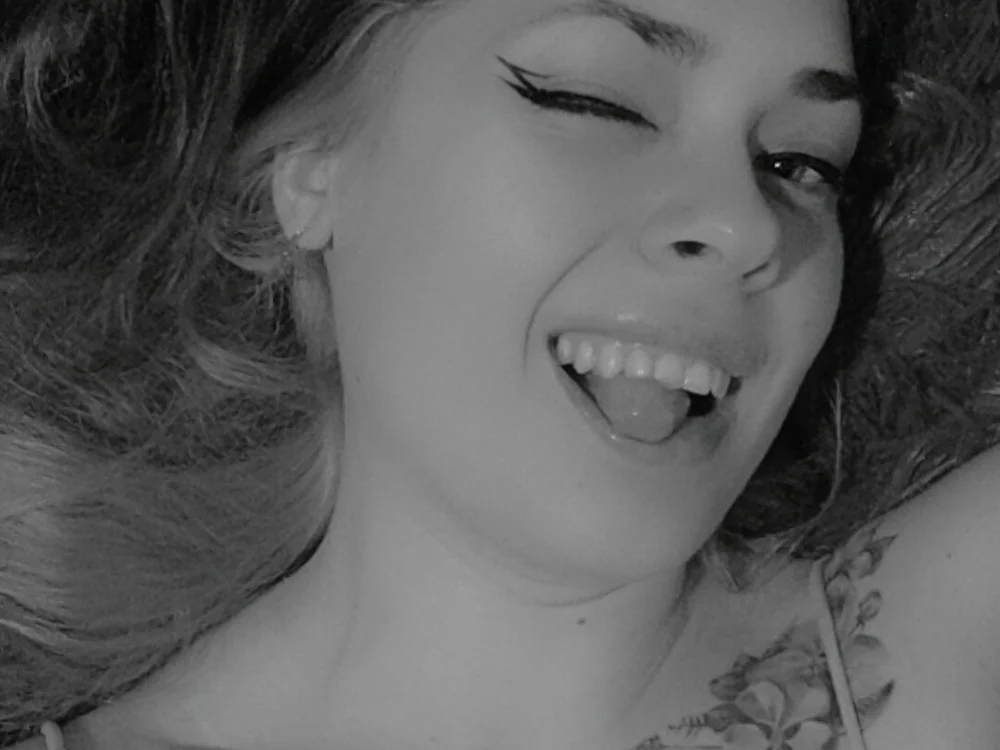 Lissa_Cuddlies' Offline XXX Chat