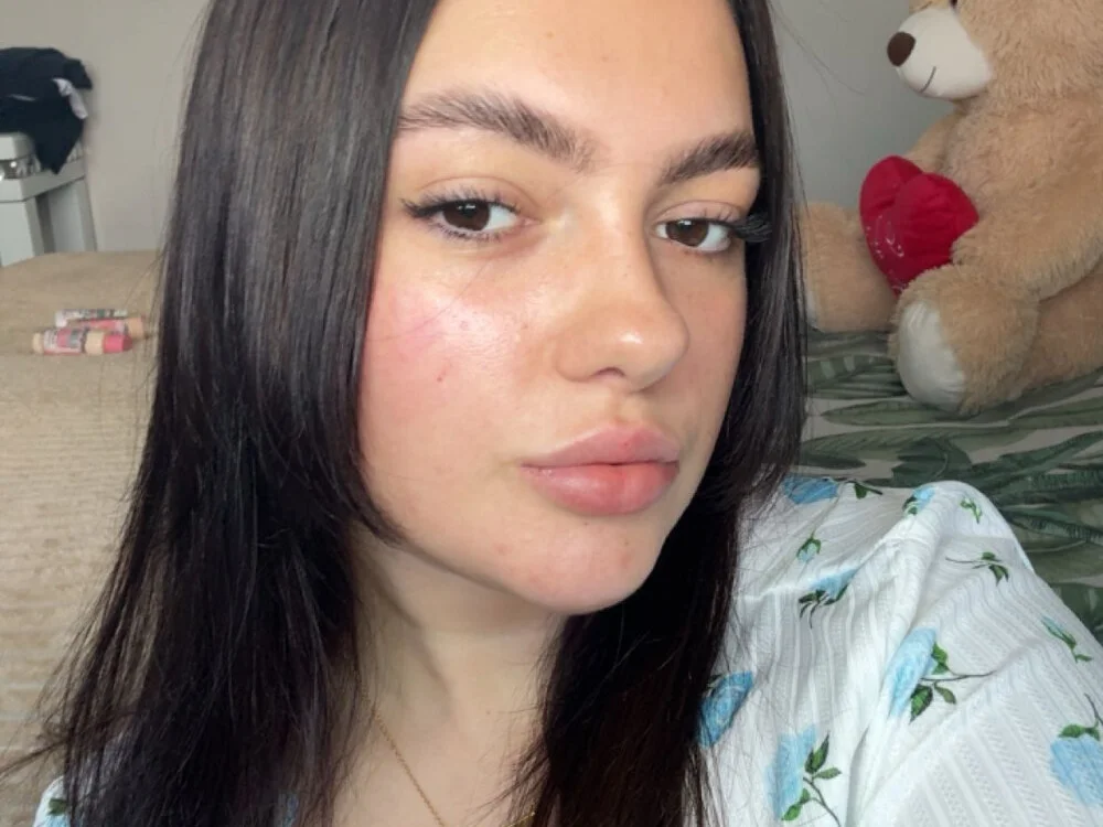 Victoria6989 Offline XXX-Chat