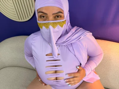 Alaya_Lux