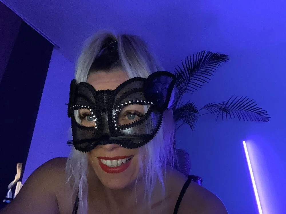 couple_mistery's Offline XXX Chat