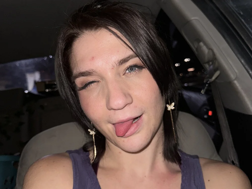 lilaclily33's Offline Chat Room