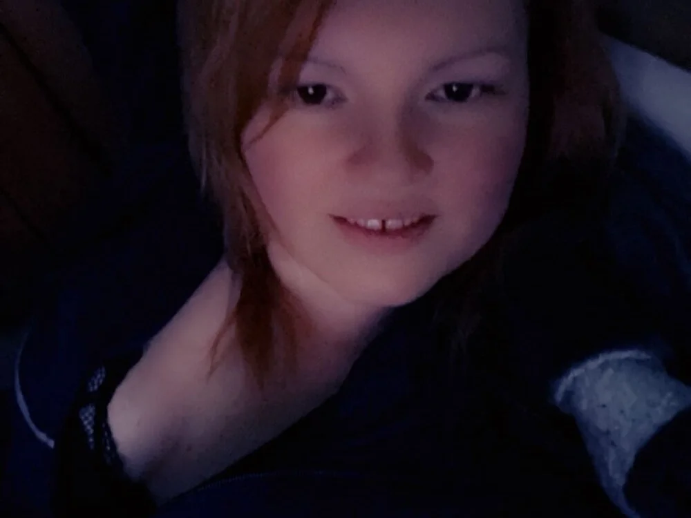 ShineDana: συνομιλία ΧΧΧ εκτός σύνδεσης