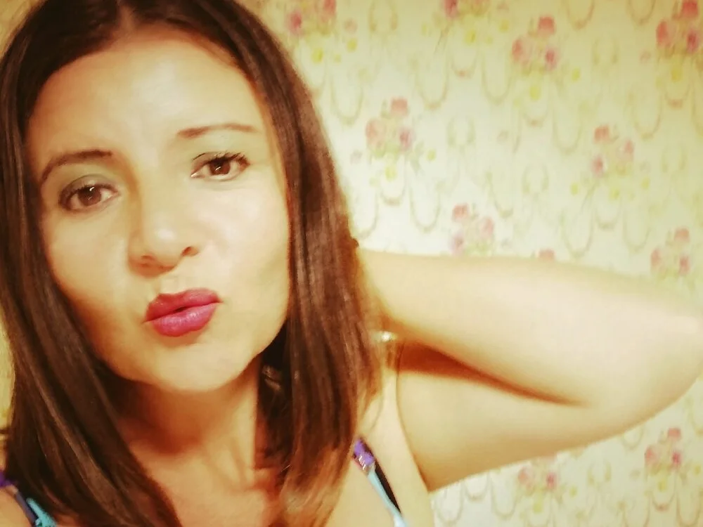 Debora_Cienfuegos25's Offline XXX Chat