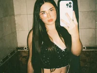 Model millyalc0ck