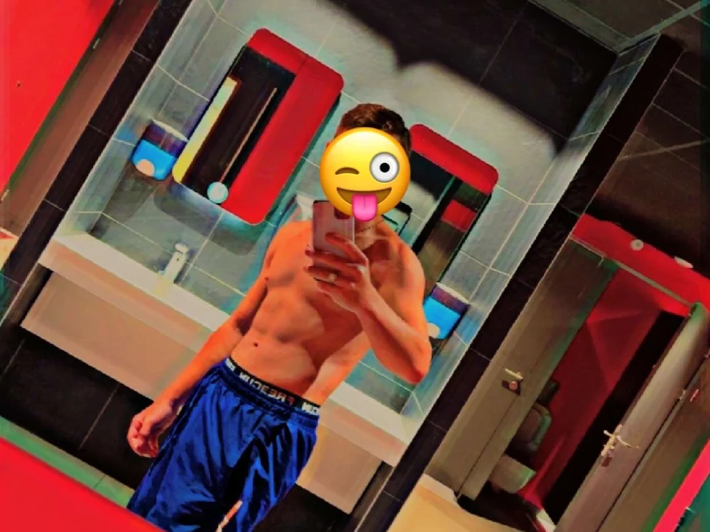 enormebitedu31 Adlı Modelin Çevrimdışı XXX Sohbeti