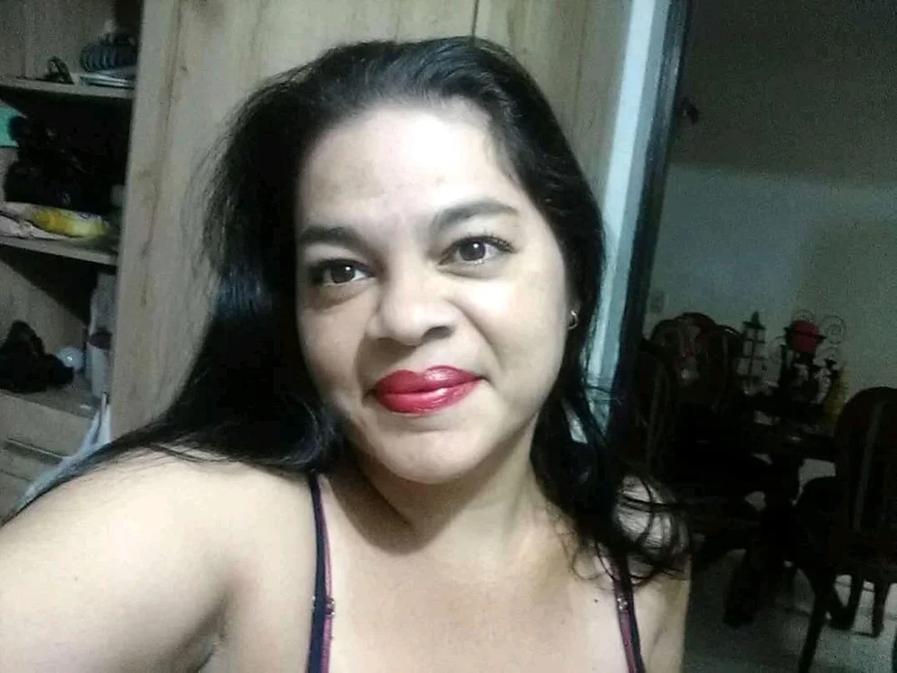 rosie_678's Offline XXX Chat